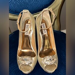 Badgley Mischka metallic suede heels size 8